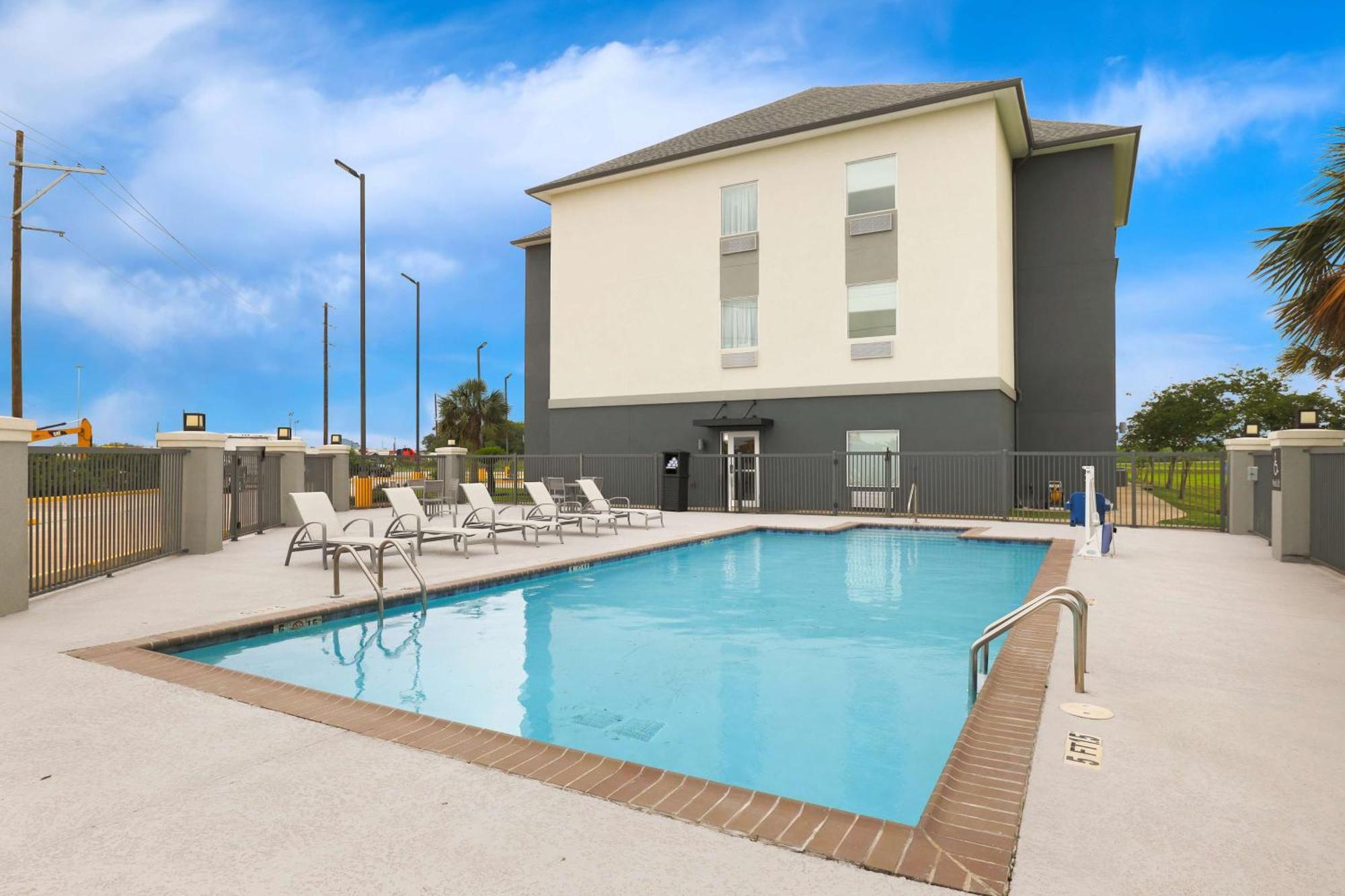 Best Western Iowa - Lake Charles East Exterior photo