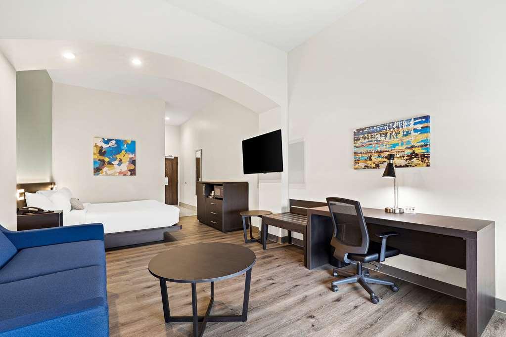 Best Western Iowa - Lake Charles East Room photo