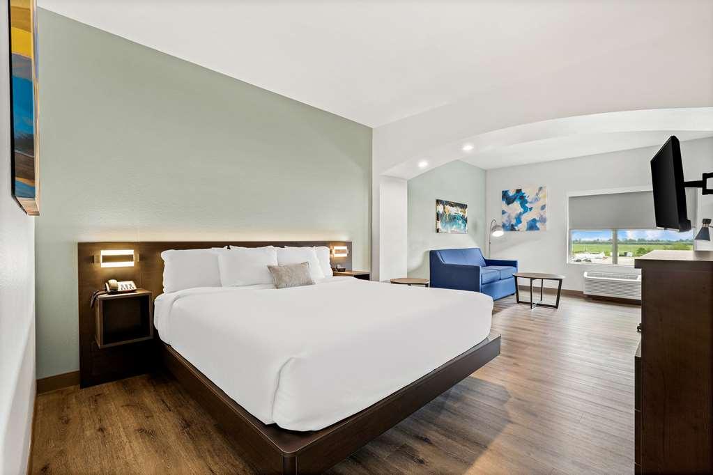 Best Western Iowa - Lake Charles East Room photo